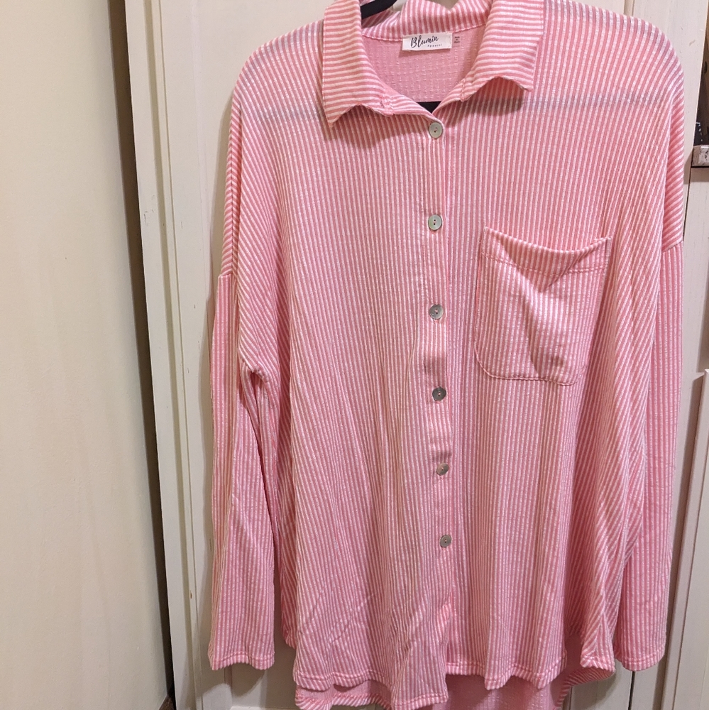 Bloomin brand striped oversized button down top 💗